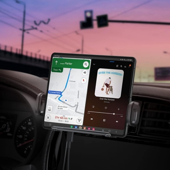 Spigen OneTap Smartlock [Auto-Clamping] Wireless Car Charger - Picture 2 of 6